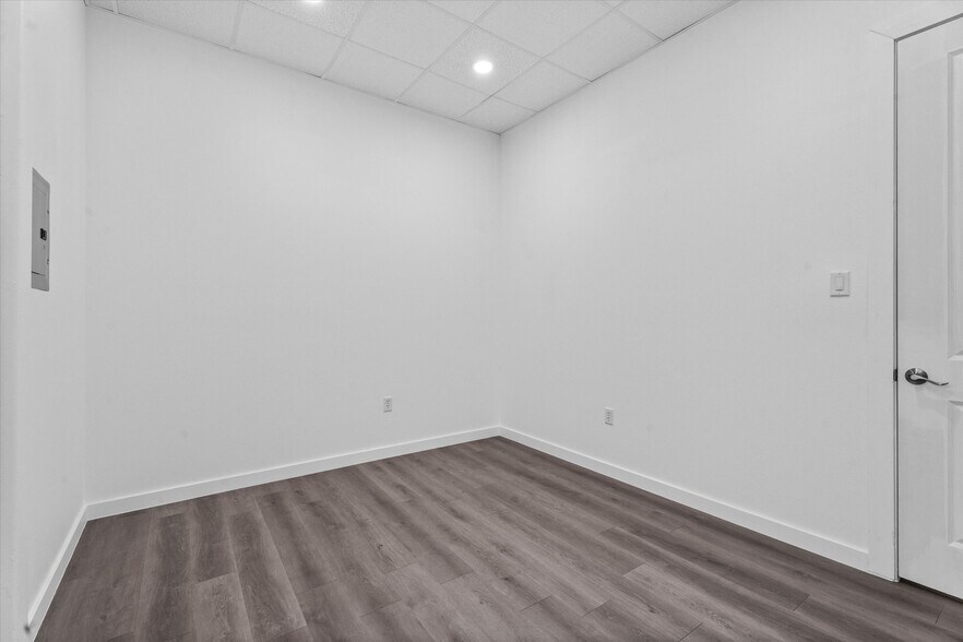 More Photos Of 26605 Cook Field Rd, Katy Light Distribution For Lease