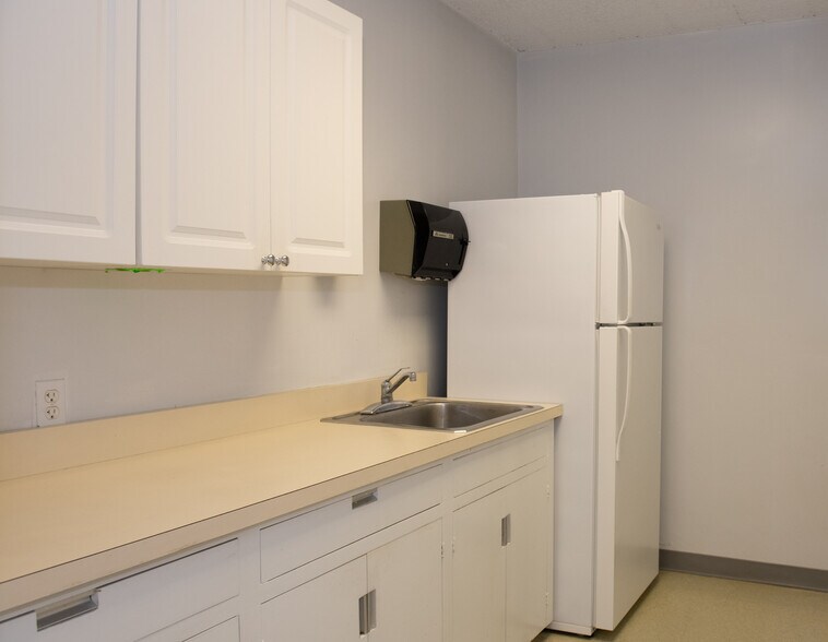 More Photos Of 1109-1111 W Franklin St, Richmond Storefront Retail Residential For Sale