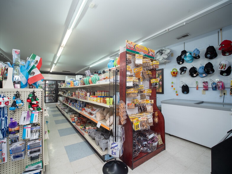 More Photos Of 301 W 34th St, Latonia Freestanding For Sale