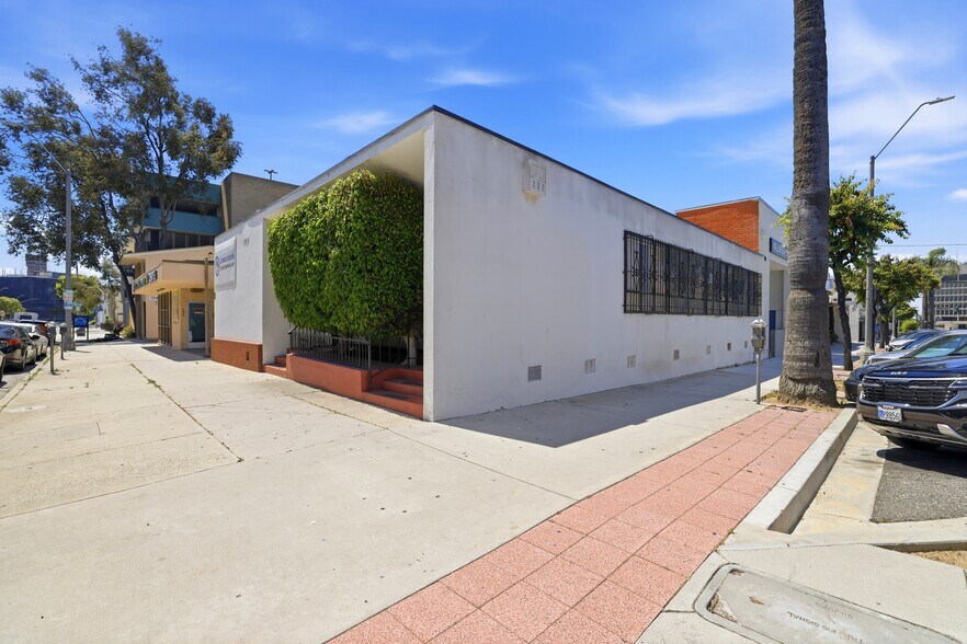 More Photos Of , Inglewood Office For Sale