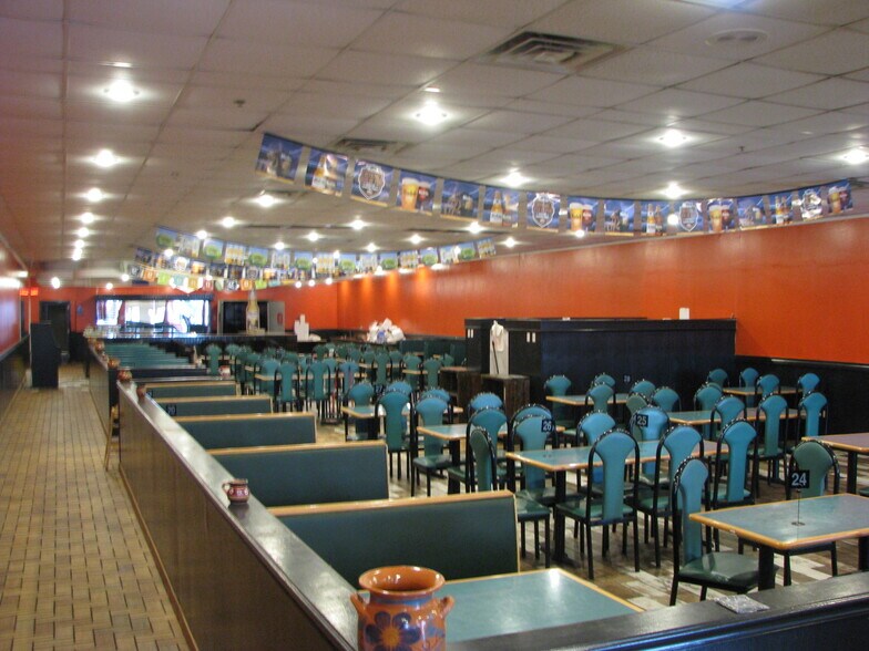 More Photos Of 310 N Wisconsin St, De Pere Unknown For Lease