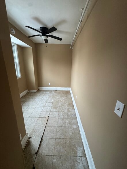 More Photos Of 2449 Shirley Ave, Baltimore Flex For Sale