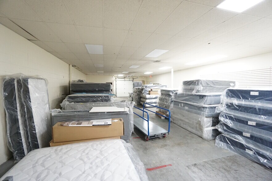 More Photos Of 3001 Main St, Union Gap Freestanding For Lease