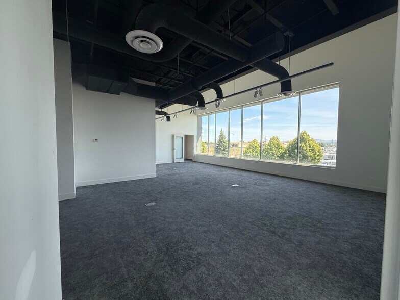 More Photos Of 9425 Sandifur Pky, Pasco Office For Lease