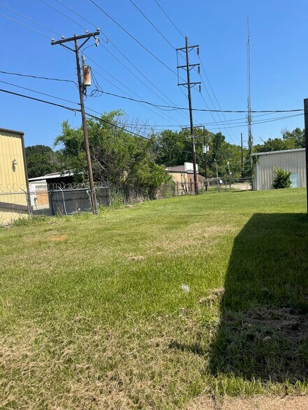 More Photos Of 1123 N Carrollton Ave, Baton Rouge Warehouse For Sale