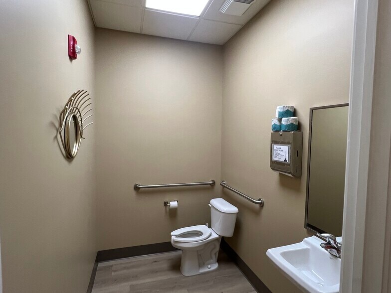 More Photos Of 4 Okatie Center Blvd S, Okatie Office For Sale