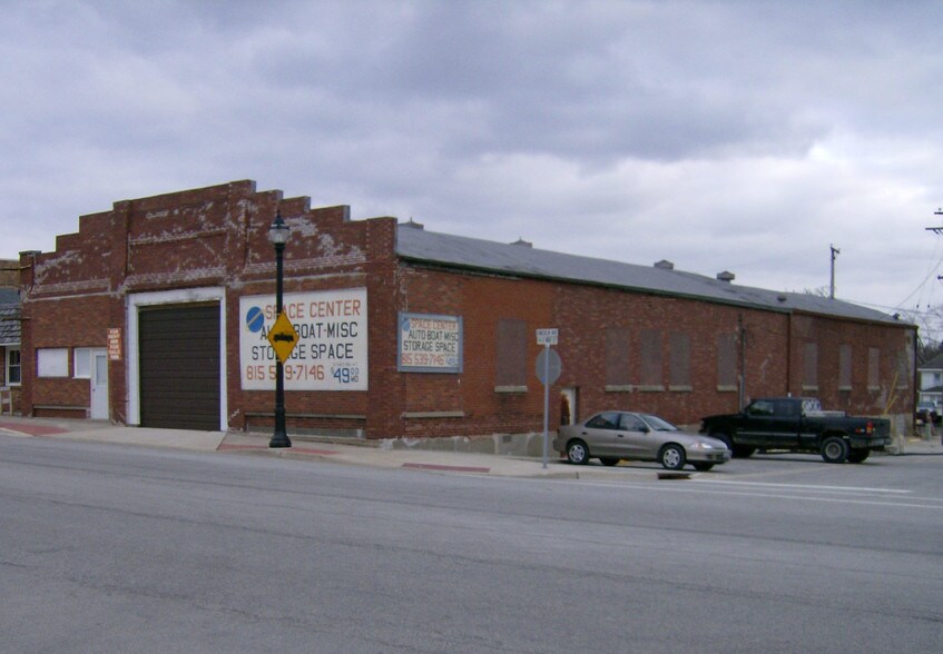 More Photos Of 177 W Lincoln Ave, Hinckley Warehouse For Sale
