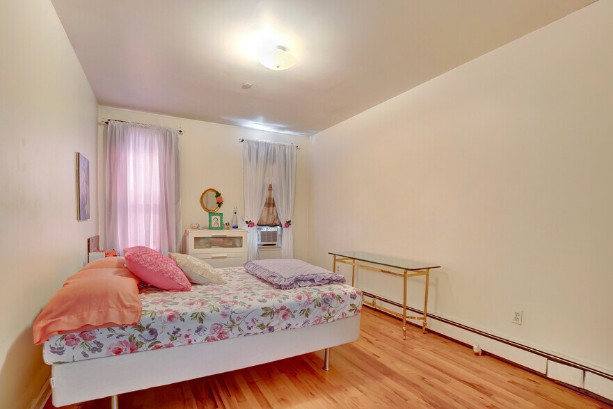 More Photos Of 213 Johnson Ave, Brooklyn Apartments For Sale
