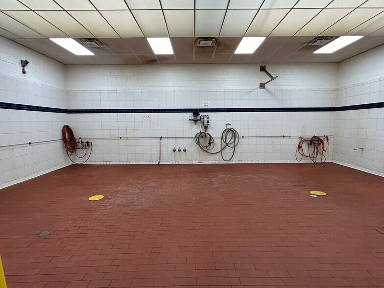 More Photos Of 712 Fellowship Rd, Mount Laurel Warehouse For Lease