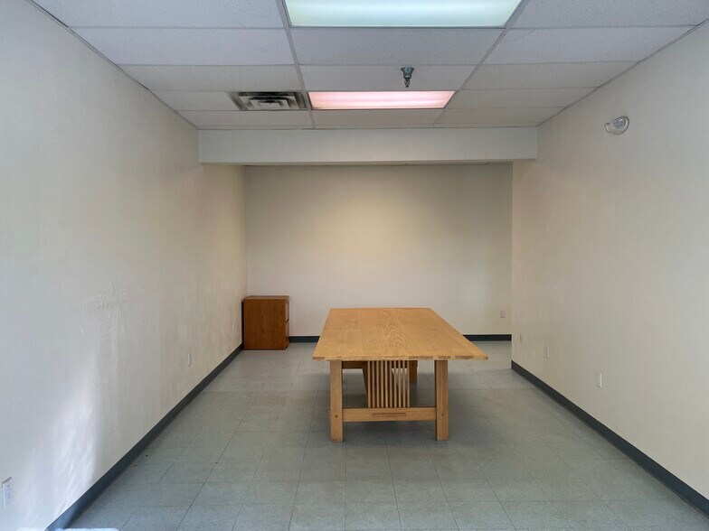 More Photos Of 9615 Broadway Blvd SW, Albuquerque Warehouse For Sale