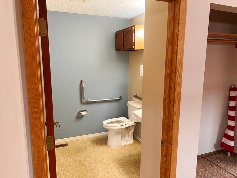 More Photos Of 516 NW 6th St, Brainerd Office For Lease
