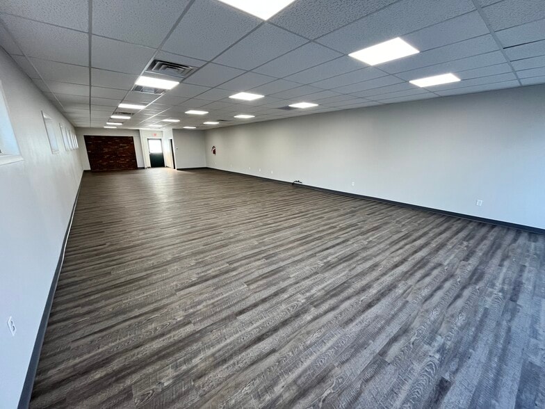 More Photos Of 2509-2543 E Clairemont Ave, Eau Claire Unknown For Lease