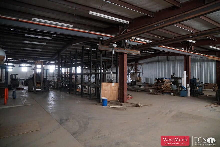More Photos Of 12610 N FM 400, Idalou Warehouse For Sale