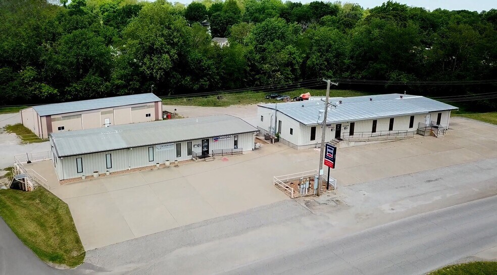 More Photos Of 305 N Mason St, Carrollton Office For Sale