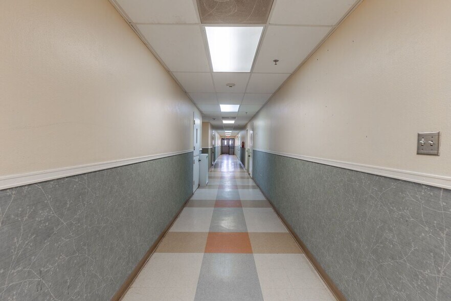 More Photos Of 1500 14th St, Lubbock Religious Facility For Sale