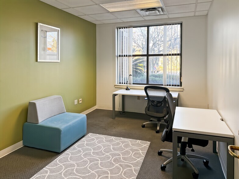 More Photos Of 4720 Salisbury Rd, Jacksonville Coworking Space