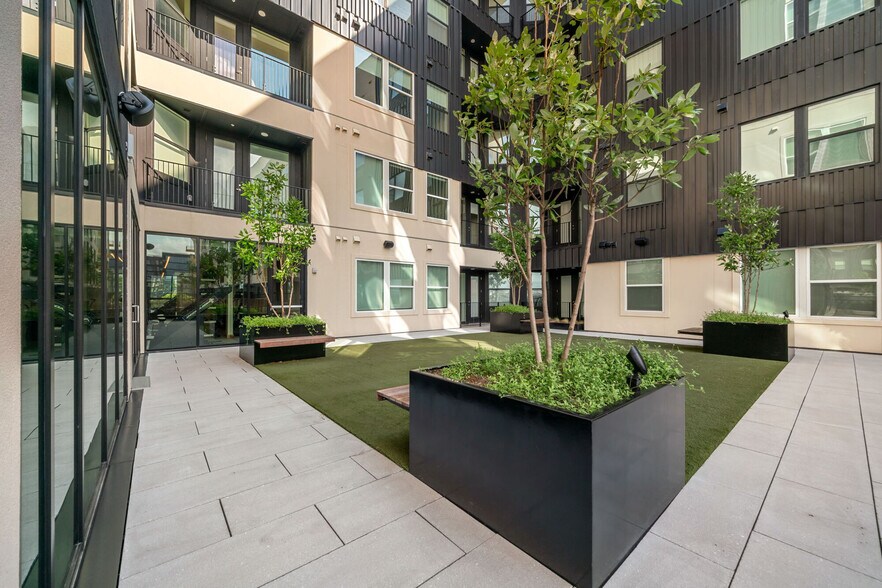 More Photos Of 2315 Navigation Blvd, Houston Apartments For Lease