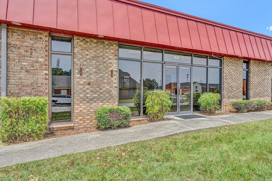 More Photos Of 1930 Braeburn Dr, Salem Medical For Sale