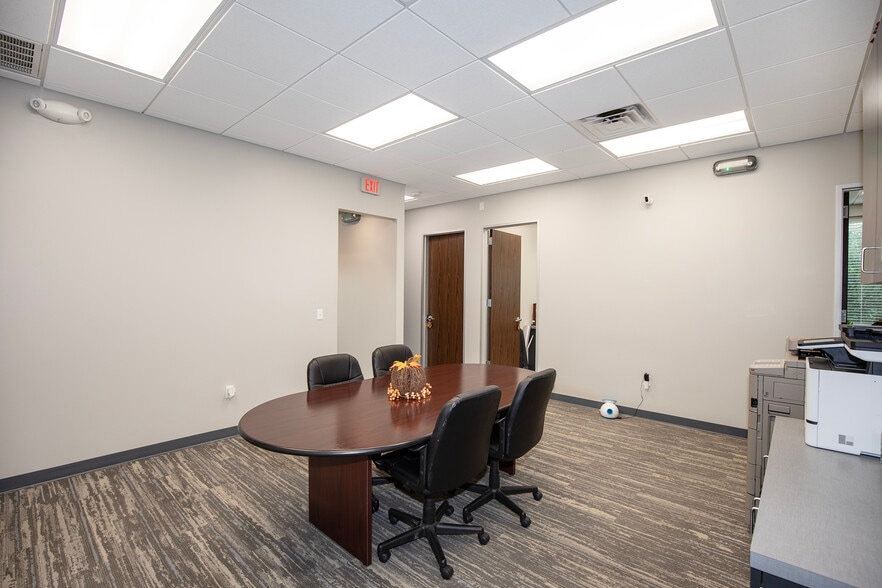 More Photos Of 2605 Columbia Memorial Pky, Kemah Office For Lease