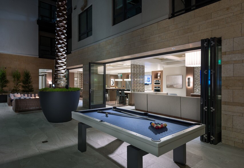 More Photos Of 2450 Valdez St, Oakland Apartments For Lease