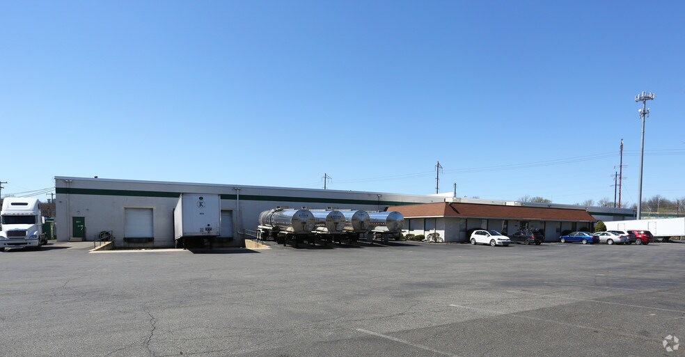 More Photos Of 1750 Woodhaven Dr, Bensalem Warehouse For Lease