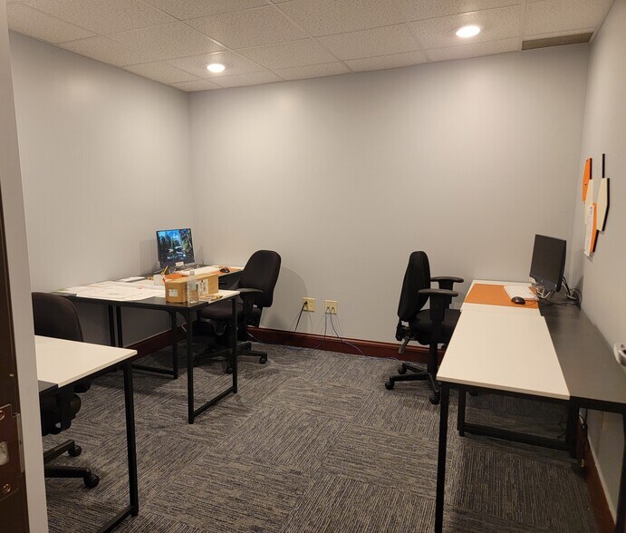 More Photos Of 1225 Woodlawn Ave, Cambridge Office For Lease