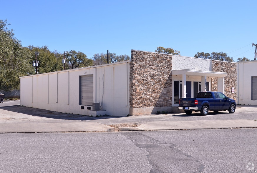 More Photos Of 11914 Radium St, San Antonio Warehouse For Lease