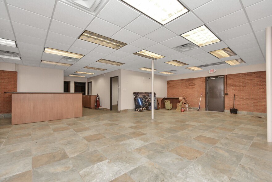 More Photos Of 1500 W Highway 6, Alvin Truck Terminal For Lease