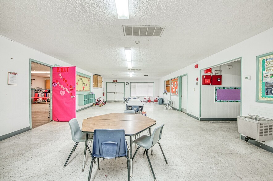 More Photos Of 3311-3315 E Sierra Madre Ave, Fresno Daycare Center For Sale