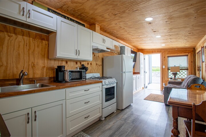More Photos Of 1917 Valley Home Rd, Dandridge Specialty For Sale