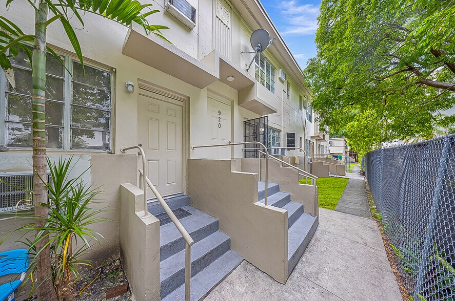 More Photos Of 931 SW 3rd St, Miami Apartments For Sale
