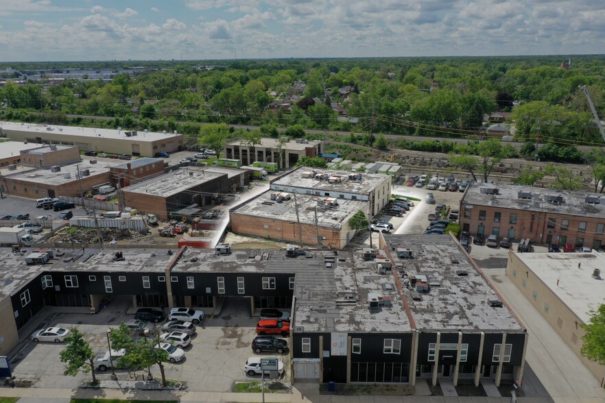 More Photos Of 9914 W Derby Ln, Westchester Flex For Sale