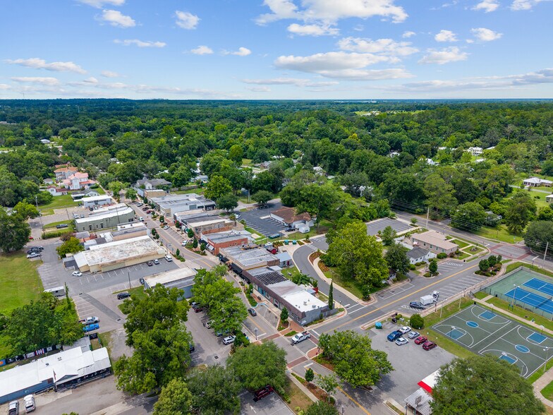 More Photos Of 14960 Main St, Alachua Restaurant For Lease