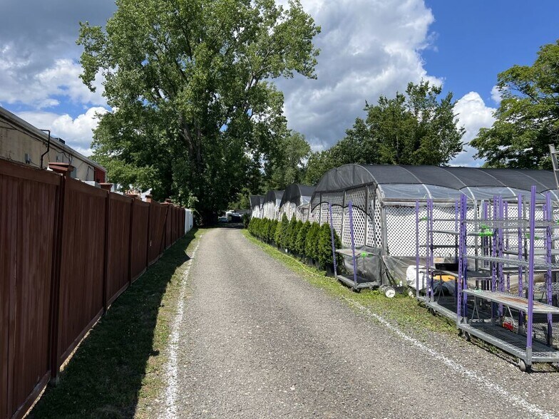 More Photos Of 715 Boston Post Rd, Guilford Freestanding For Sale