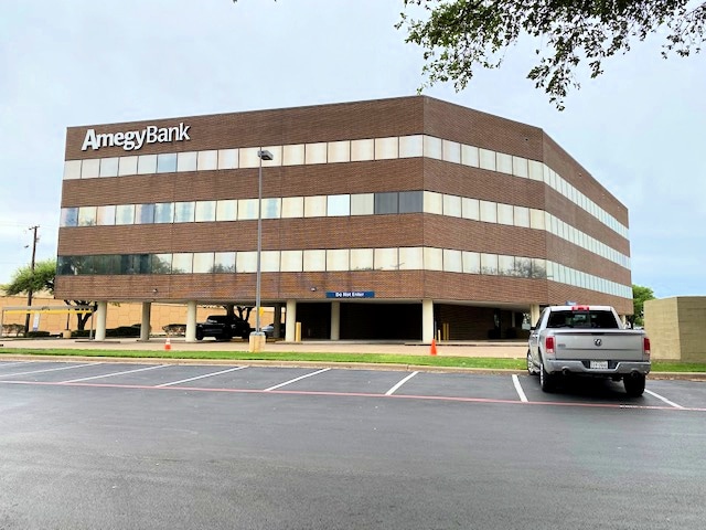 More Photos Of 1901 N Central Expy, Richardson Office For Lease