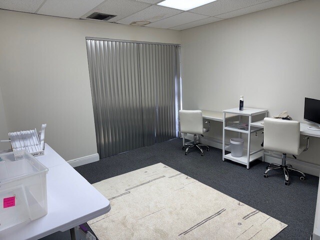 More Photos Of 3001-3017 Greene St, Hollywood Showroom For Lease