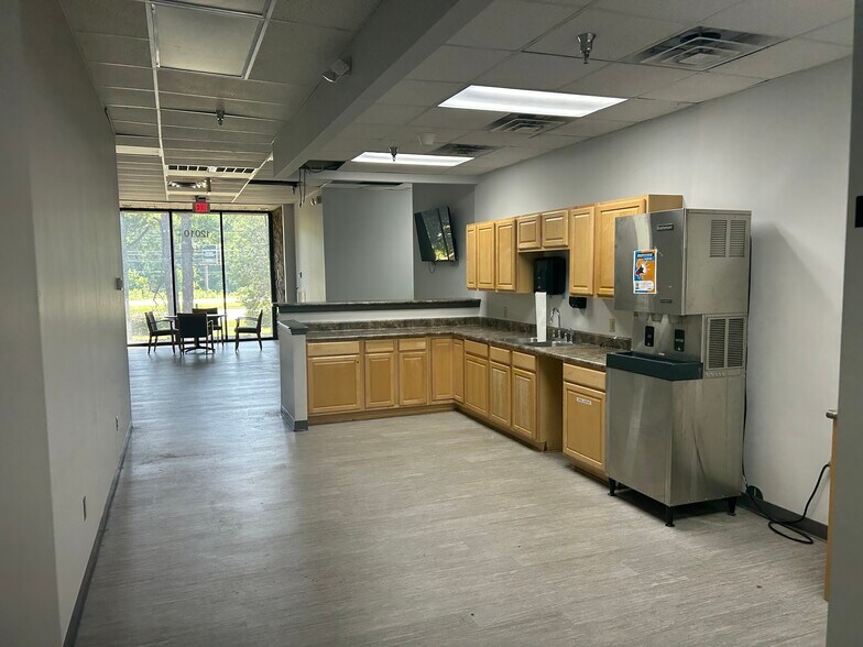 More Photos Of 12090 Memorial Pky SW, Huntsville Light Manufacturing For Sale