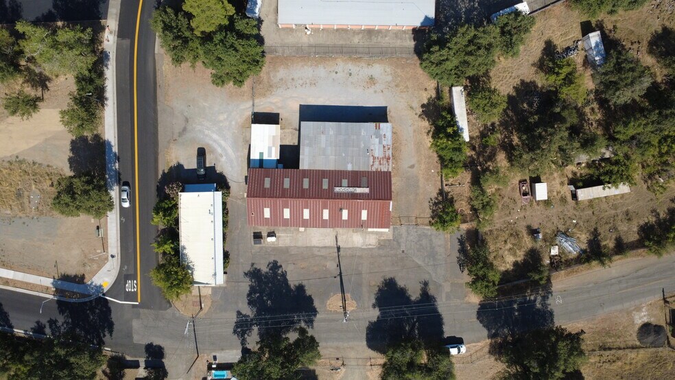 More Photos Of 2651 Henderson, Redding Warehouse For Sale