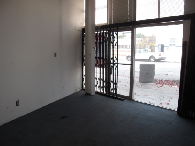 More Photos Of 526 W Garfield Ave, Glendale Manufacturing For Lease