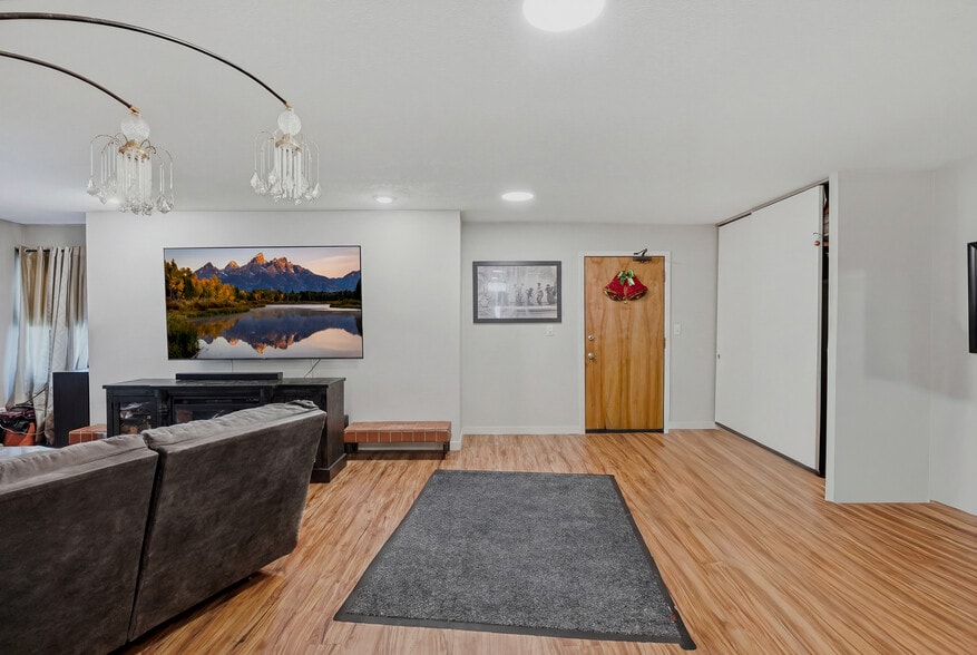 More Photos Of 394 Pierce St, Saint Paul Apartments For Sale