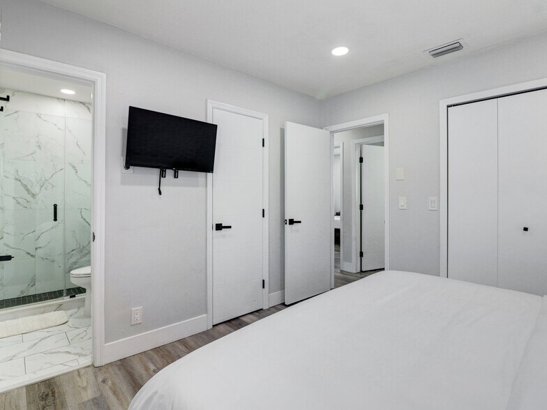 More Photos Of 1705-1709 NE 3rd Ave, Delray Beach Apartments For Sale