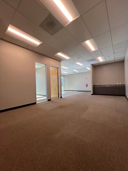 More Photos Of 3412 De Forest Cir, Jurupa Valley Warehouse For Lease