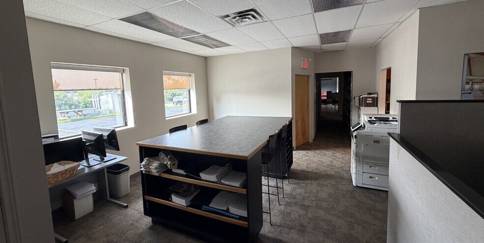 More Photos Of 176 Speedvale Ave, Guelph Office For Sale