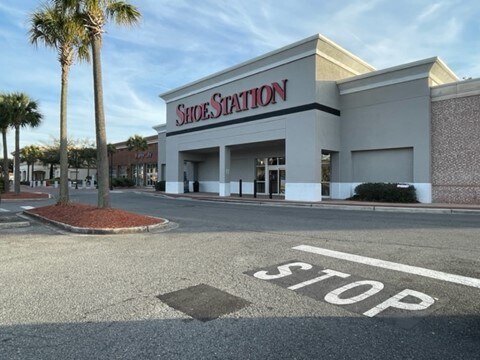 More Photos Of 8108 Abercorn St, Savannah Unknown For Lease