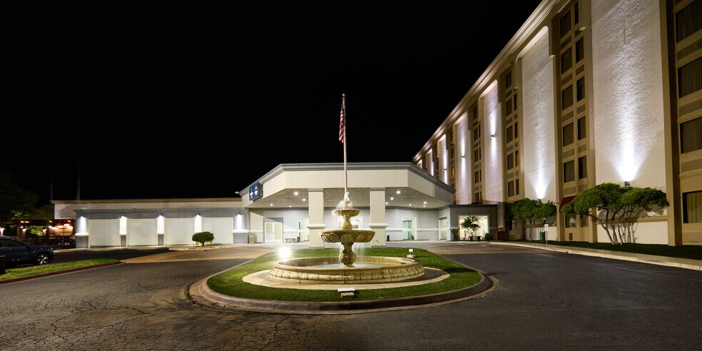 More Photos Of 441 Rio Concho Dr, San Angelo Hotel For Sale