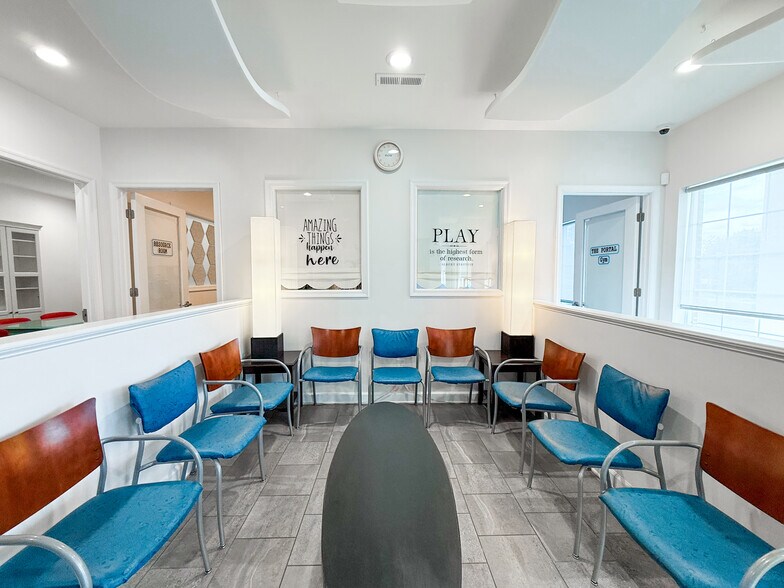 More Photos Of 100 Red Oak Drive, Staunton Office For Sale