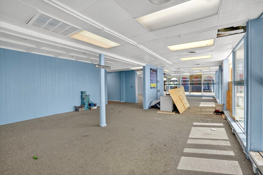 More Photos Of 2201 E 8th St, Odessa Office For Sale
