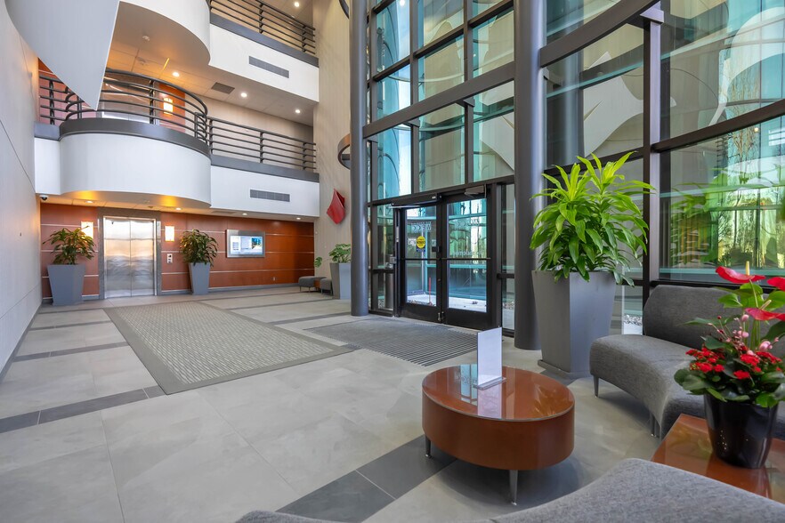 More Photos Of 6960 Orchard Lake Rd, West Bloomfield Office For Lease