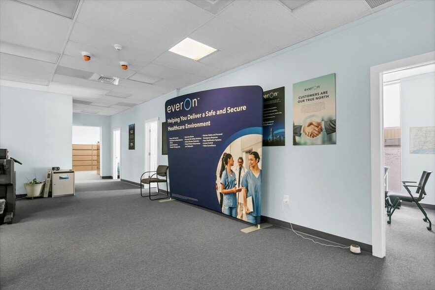 More Photos Of 118 Quinnipiac Ave, North Haven Warehouse For Lease