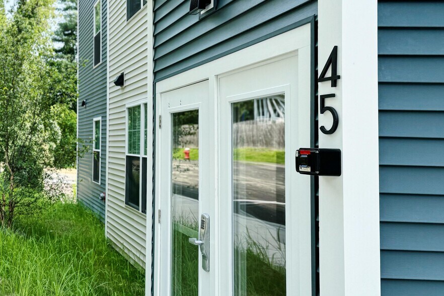 More Photos Of 45 High St, Waterbury Multifamily For Sale